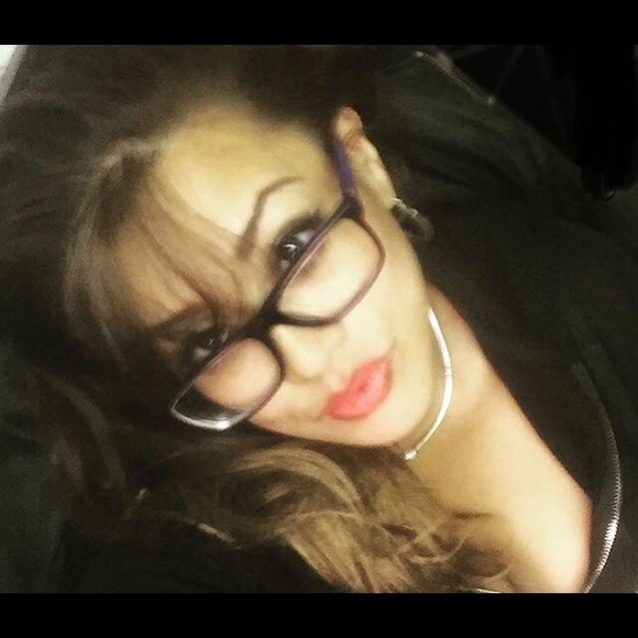 Meet your Posher, Eva - Picture 1 of 1